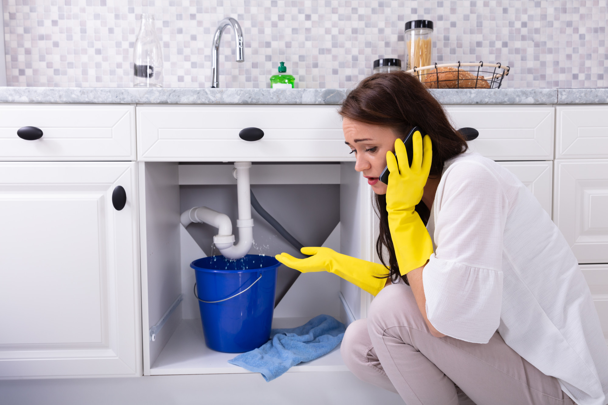 How to Deal With a Plumbing Emergency in Your Home