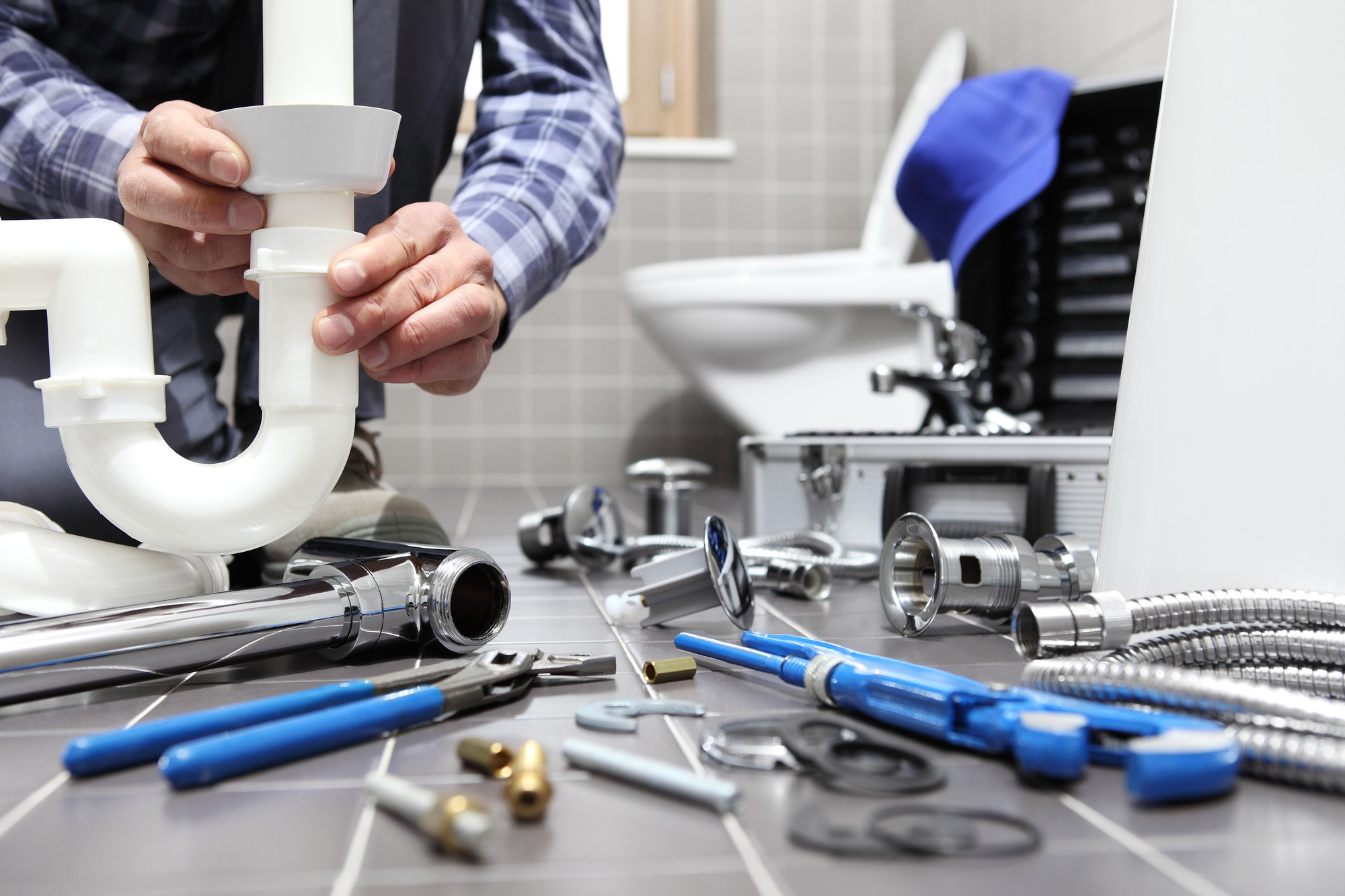 Can the Repair Wait? When You Should (And Shouldn't) Call an Emergency Plumber